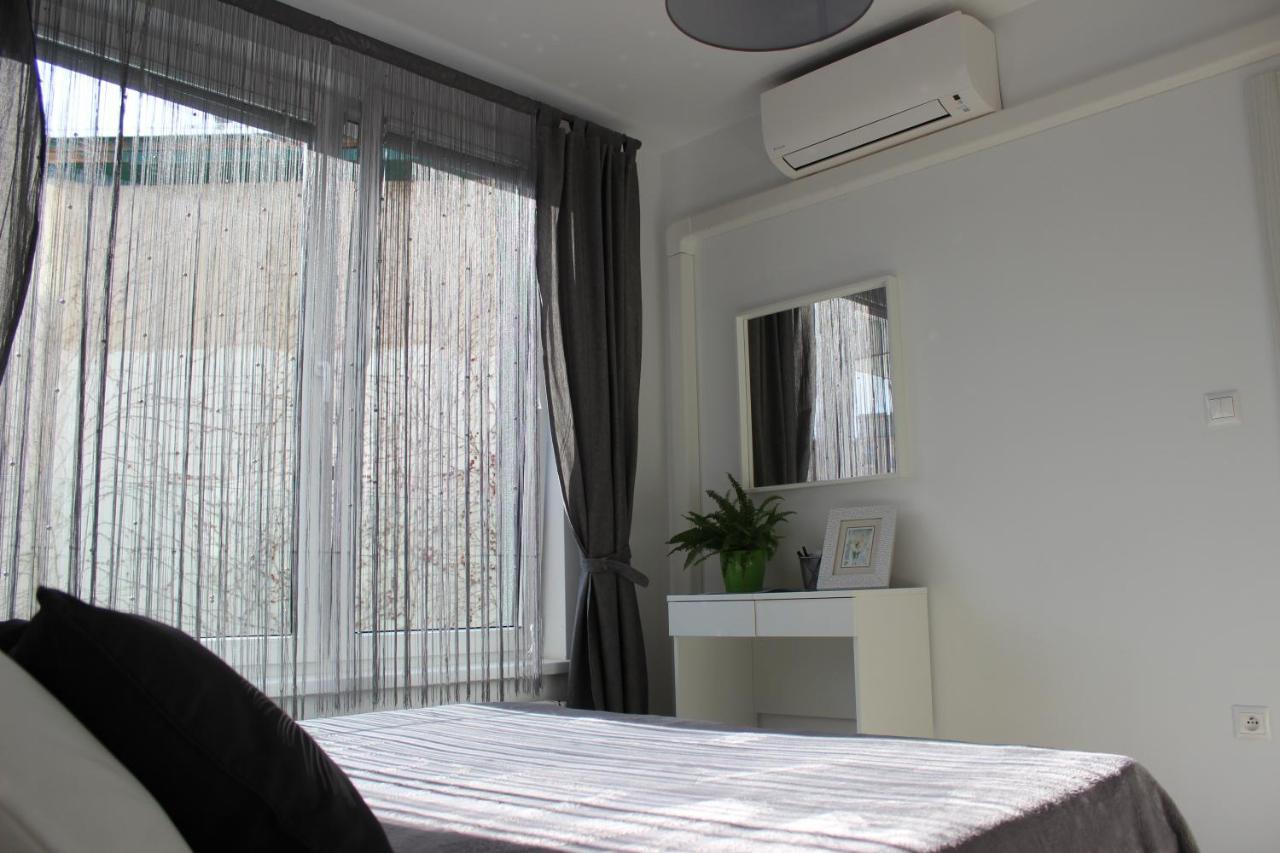 Leo Apartment Free Parking - Augusta Bratislava Eksteriør billede