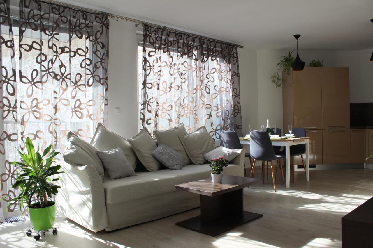 Leo Apartment Free Parking - Augusta Bratislava Eksteriør billede