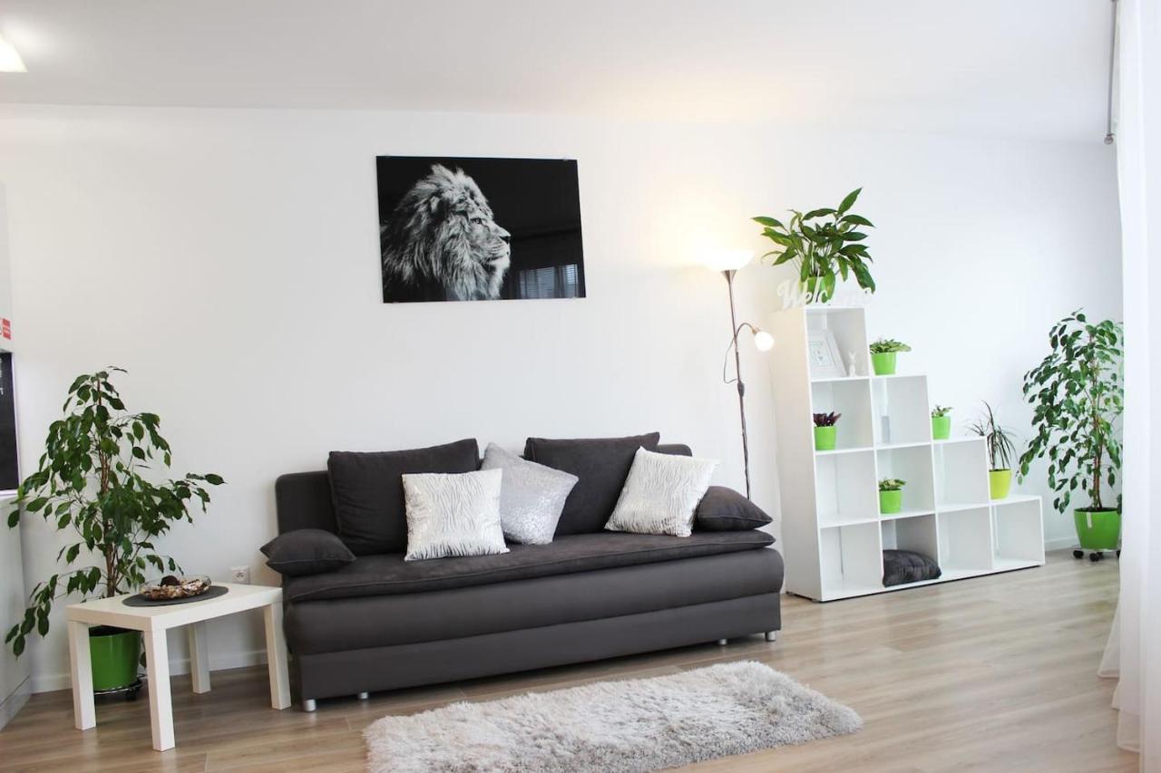 Leo Apartment Free Parking - Augusta Bratislava Eksteriør billede
