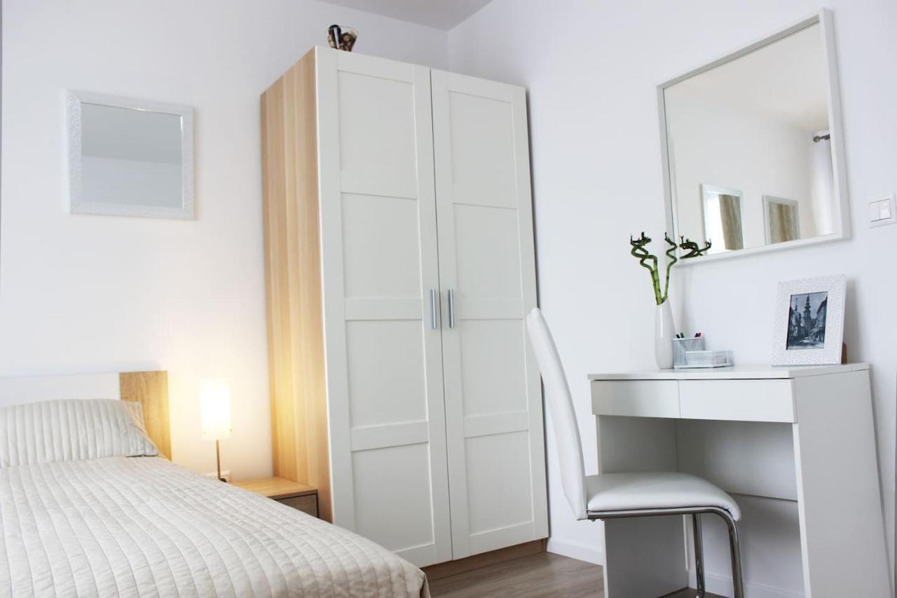 Leo Apartment Free Parking - Augusta Bratislava Eksteriør billede