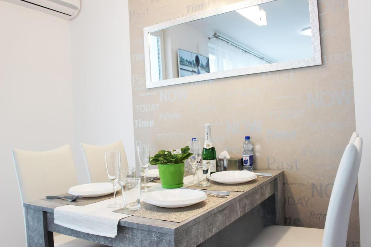Leo Apartment Free Parking - Augusta Bratislava Eksteriør billede